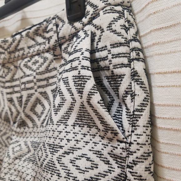 Aztec White and Black Shorts - Picture 3 of 8